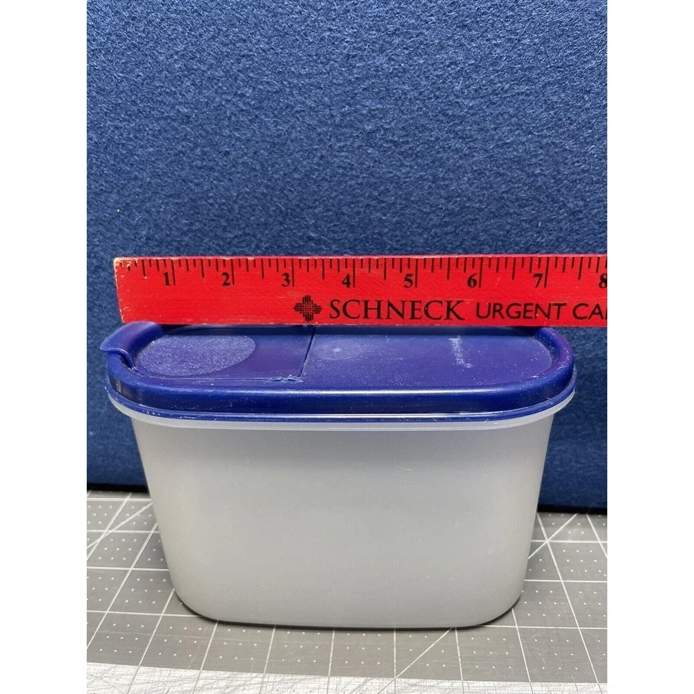 Tupperware Modular Mates Oval #2 Container 1.1 Liter Blue Seal #1612 Pour